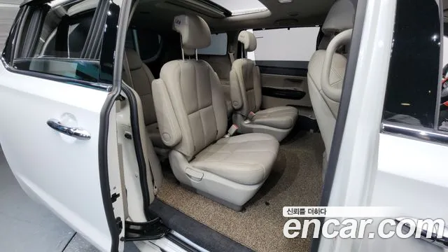 2019 Kia The New Carnival 9-Seater Noblesse Sold VIN KNAME81ABKS459486 – interior seats