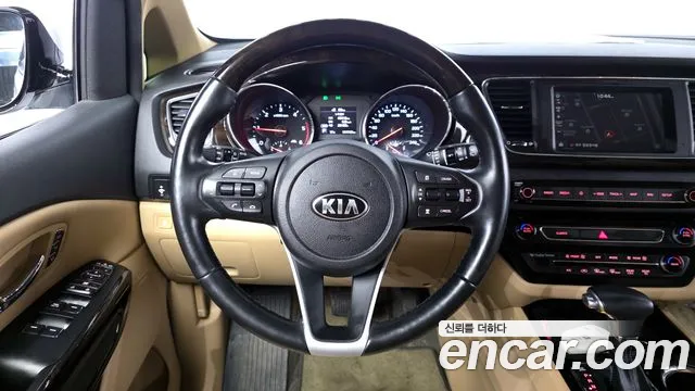2019 Kia The New Carnival 7-Seater Limousine Sold VIN KNAME81ABKS460832 – dashboard
