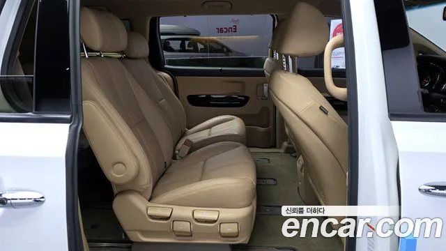 2019 Kia The New Carnival 7-Seater Limousine Sold VIN KNAME81ABKS460832 – photo 17