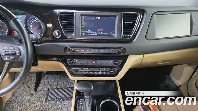 2019 Kia The New Carnival 9-Seater Noblesse Special Sold VIN KNAME81ABKS461081 – exterior detail