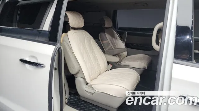 2019 Kia The New Carnival 9-Seater Noblesse Sold VIN KNAME81ABKS465491 – rear exterior