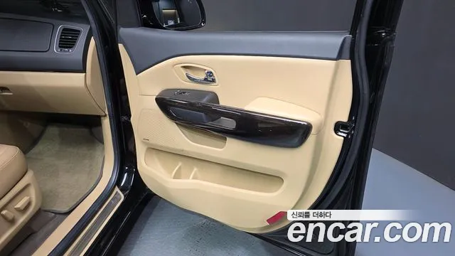 2019 Kia The New Carnival 7-Seater Limousine Sold VIN KNAME81ABKS468623 – photo 19 2019 Kia The New Carnival 7-Seater Limousine Sold VIN KNAME81ABKS468623 – photo 19