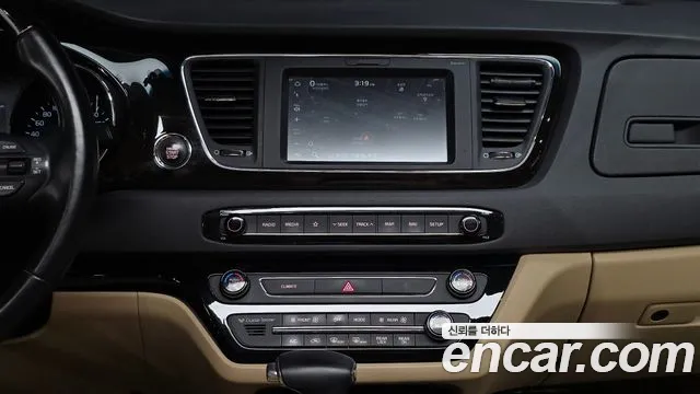 2019 Kia The New Carnival 7-Seater Limousine Sold VIN KNAME81ABKS472697 – front exterior