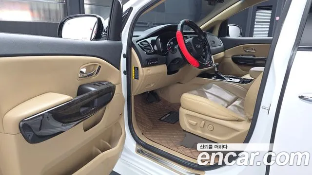 2019 Kia The New Carnival 7-Seater Hi-Limousine Sold VIN KNAME81ABKS479643 – trunk area