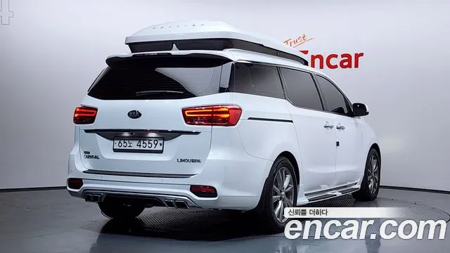 2019 Kia The New Carnival 7-Seater Limousine Sold VIN KNAME81ABKS494013 – interior seats 2019 Kia The New Carnival 7-Seater Limousine Sold VIN KNAME81ABKS494013 – interior seats