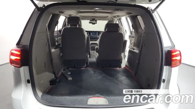 2019 Kia The New Carnival 7-Seater Limousine Sold VIN KNAME81ABKS494013 – photo 11 2019 Kia The New Carnival 7-Seater Limousine Sold VIN KNAME81ABKS494013 – photo 11
