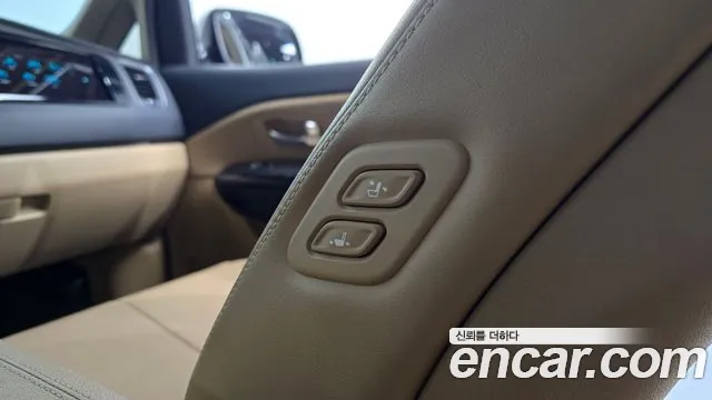 2019 Kia The New Carnival 7-Seater Limousine Sold VIN KNAME81ABKS494228 – exterior detail