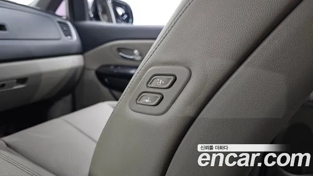 2019 Kia The New Carnival 9-Seater Noblesse Sold VIN KNAME81ABKS495340 – undercarriage