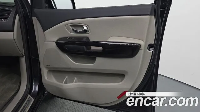 2019 Kia The New Carnival 9-Seater Noblesse Special Sold VIN KNAME81ABKS498120 – side profile 2019 Kia The New Carnival 9-Seater Noblesse Special Sold VIN KNAME81ABKS498120 – side profile
