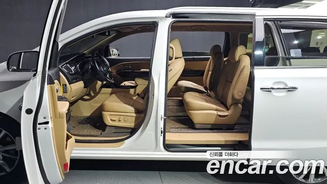 2019 Kia The New Carnival 9-Seater Noblesse Sold VIN KNAME81ABKS502789 – rear exterior