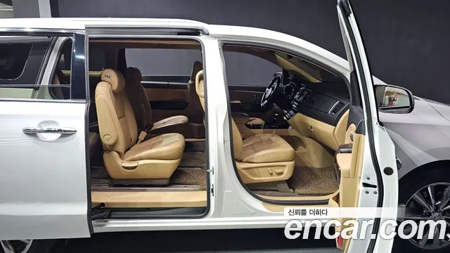 2019 Kia The New Carnival 9-Seater Noblesse Sold VIN KNAME81ABKS502789 – exterior detail