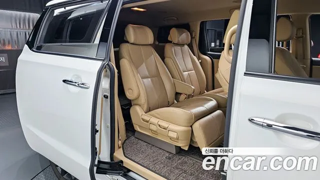 2019 Kia The New Carnival 7-Seater Limousine Sold VIN KNAME81ABKS508034 – front exterior