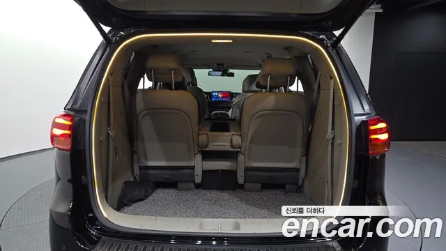 2019 Kia The New Carnival 9-Seater Noblesse Special Sold VIN KNAME81ABKS508896 – exterior detail 2019 Kia The New Carnival 9-Seater Noblesse Special Sold VIN KNAME81ABKS508896 – exterior detail