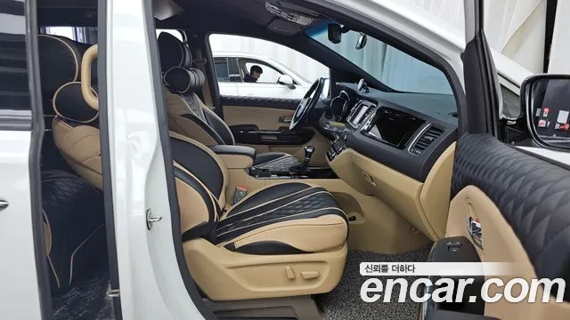 2019 Kia The New Carnival 9-Seater Hi-Limousine Sold VIN KNAME81ABKS510132 – front exterior