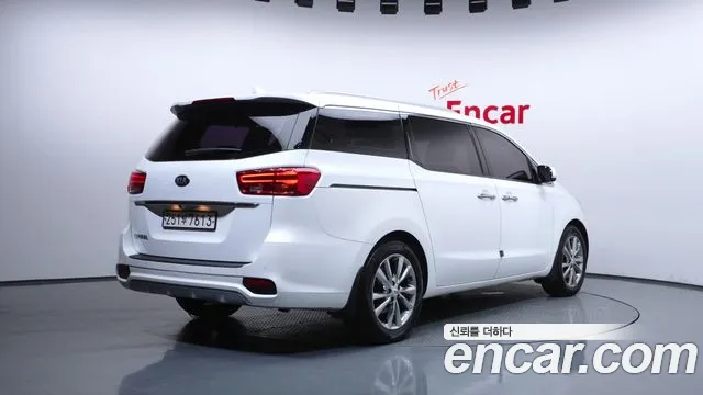 2019 Kia The New Carnival 9-Seater Noblesse Special Sold VIN KNAME81ABKS513857 – exterior detail 2019 Kia The New Carnival 9-Seater Noblesse Special Sold VIN KNAME81ABKS513857 – exterior detail
