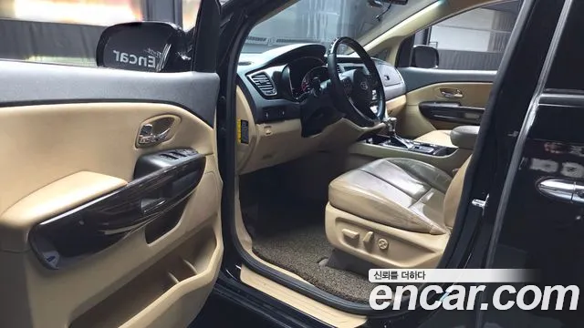 2019 Kia The New Carnival 9-Seater Noblesse Sold VIN KNAME81ABKS519960 – rear exterior