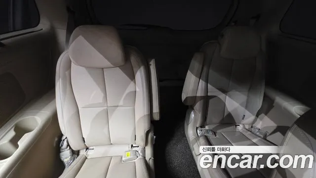 2019 Kia The New Carnival 9-Seater Noblesse Sold VIN KNAME81ABKS519960 – trunk area