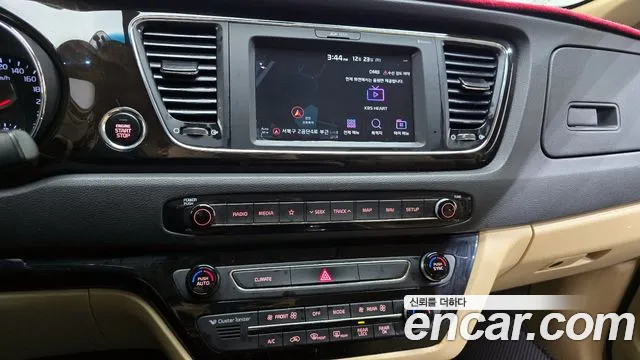 2019 Kia The New Carnival 9-Seater Noblesse Sold VIN KNAME81ABKS522771 – interior seats