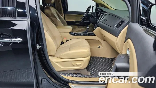 2019 Kia The New Carnival 9-Seater Noblesse Special Sold VIN KNAME81ABKS566172 – rear exterior 2019 Kia The New Carnival 9-Seater Noblesse Special Sold VIN KNAME81ABKS566172 – rear exterior