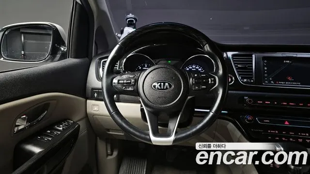 2019 Kia The New Carnival 9-Seater Noblesse Sold VIN KNAME81ABKS567321 – front exterior
