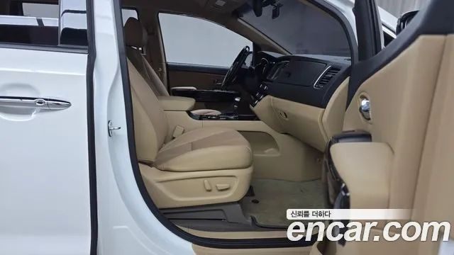 2019 Kia The New Carnival 9-Seater Noblesse Sold VIN KNAME81ABKS587098 – exterior detail