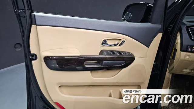 2020 Kia The New Carnival 9-Seater Noblesse Special Sold VIN KNAME81ABLS622747 – interior seats 2020 Kia The New Carnival 9-Seater Noblesse Special Sold VIN KNAME81ABLS622747 – interior seats