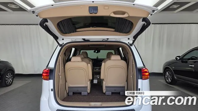 2020 Kia The New Carnival 9-Seater Hi-Limousine Sold VIN KNAME81ABLS640871 – front exterior 2020 Kia The New Carnival 9-Seater Hi-Limousine Sold VIN KNAME81ABLS640871 – front exterior