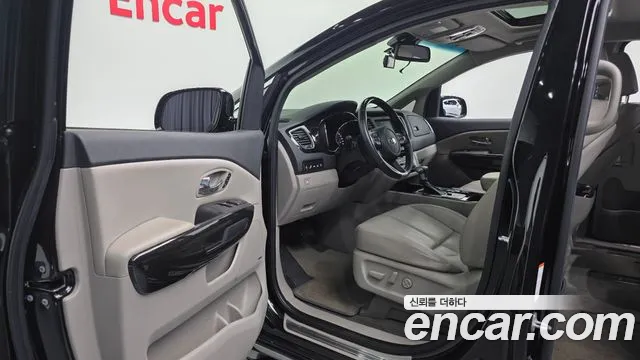 2020 Kia The New Carnival 9-Seater Noblesse Special Sold VIN KNAME81ABLS646669 – trunk area