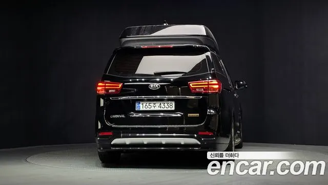 2020 Kia The New Carnival 7-Seater Hi-Limousine Sold VIN KNAME81ABLS648135 – exterior detail 2020 Kia The New Carnival 7-Seater Hi-Limousine Sold VIN KNAME81ABLS648135 – exterior detail