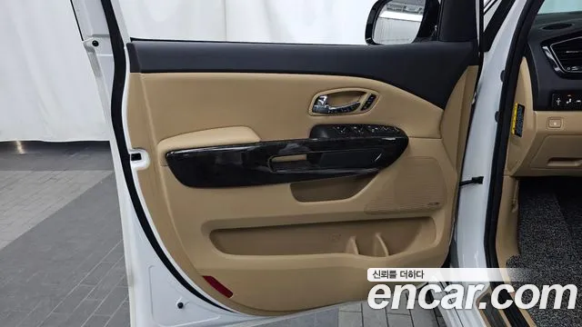 2020 Kia The New Carnival 9-Seater Hi-Limousine Sold VIN KNAME81ABLS670882 – front exterior