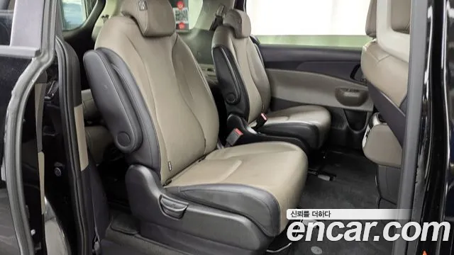 2025 Kia The New Carnival 4th Gen HEV 9 seater Prestige Sold VIN KNANB81ABSS019374 – interior seats