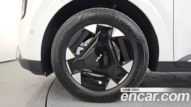 2024 Kia The New Carnival 4th Gen HEV 9seater Nobless Sold VIN KNANC81ABRS011603 – trunk area