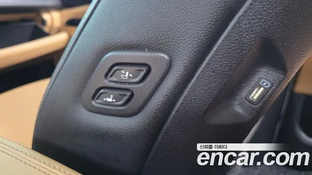 2023 Kia Carnival 4th Gen 9-Seater Noblesse Sold VIN KNANC81BBPS248175 – interior seats