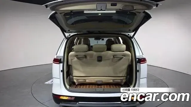 2021 Kia Carnival 4th Gen Gasoline 9-seater Limousine(Special vehicle) Sold VIN KNANE813BMS021181 – exterior detail