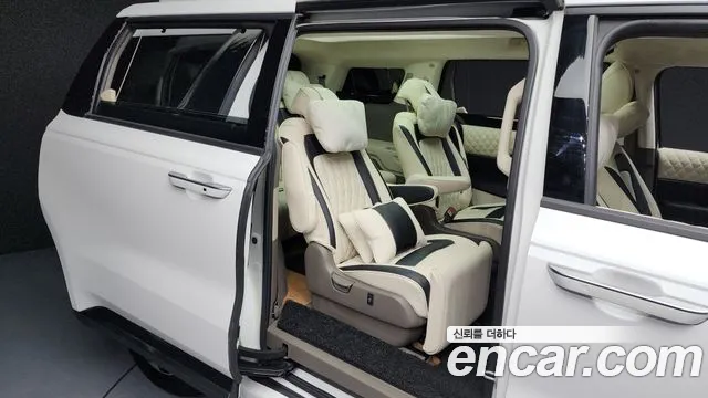 2022 Kia Carnival 4generation Gasoline 9-Seater Limousine(Special Vehicle) Sold VIN KNANE813BNS138467 – front exterior
