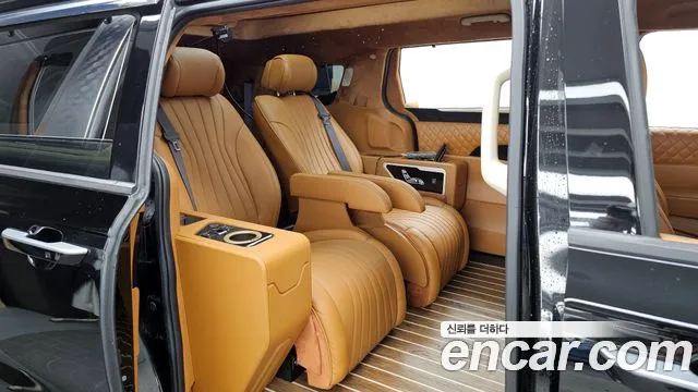 2022 Kia Carnival 4Generation Gasoline 9-seater Limousine(Special vehicle) Sold VIN KNANE813BNS160526 – interior seats