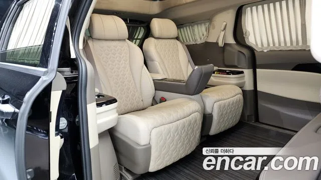 2022 Kia Carnival 4th Gen Gasoline 4-Seater Hi-Limousine Sold VIN KNANE813BNS171063 – rear exterior