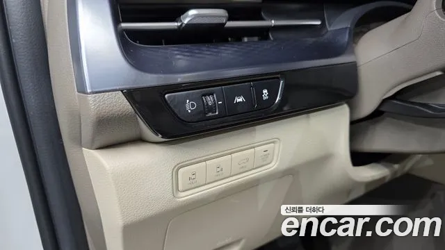 2022 Kia Carnival 4Generation Gasoline 7-Seater Hi-Limousine Sold VIN KNANE813BNS176777 – trunk area