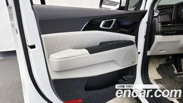 2023 Kia Carnival 4Generation Gasoline 7-Seater Signature Sold VIN KNANE813BPS246772 – side profile