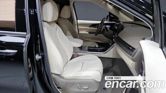 2023 Kia Carnival 4th Gen Gasoline 9-seater Limousine(Special vehicle) Sold VIN KNANE813BPS253217 – rear exterior