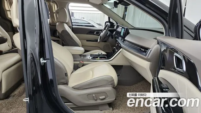 2023 Kia Carnival 4Generation Gasoline 7-Seater Hi-Limousine Sold VIN KNANE813BPS270374 – interior seats