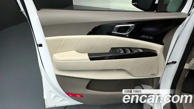 2023 Kia Carnival 4Generation Gasoline 9-Seater Hi-Limousine Sold VIN KNANE813BPS318124 – exterior detail