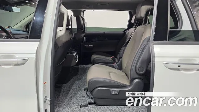 2024 Kia The New Carnival 4th Gen Gasoline 9-Seater Signature Sold VIN KNANE813BRS408024 – photo 12 2024 Kia The New Carnival 4th Gen Gasoline 9-Seater Signature Sold VIN KNANE813BRS408024 – photo 12