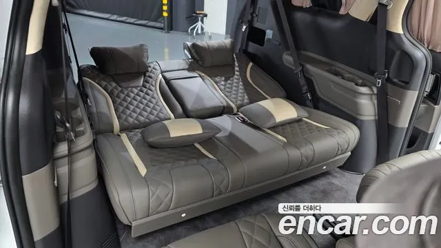2025 Kia The New Carnival 4th Gen Gasoline 9-Seater Hi Limousine (7-seater Limousine(Special vehicle) Sold VIN KNANE813BSS496299 – rear exterior