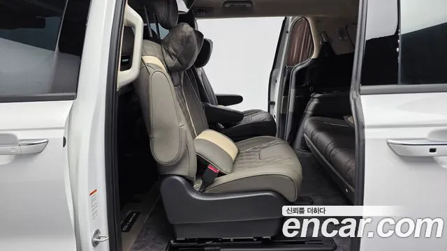 2025 Kia The New Carnival 4th Gen Gasoline 9-Seater Hi Limousine (7-seater Limousine(Special vehicle) Sold VIN KNANE813BSS496299 – photo 11