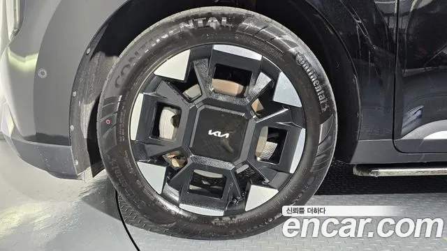 2024 Kia The New Carnival 4th Gen HEV 7seater Signature Sold VIN KNANE81ABRS002803 – exterior detail 2024 Kia The New Carnival 4th Gen HEV 7seater Signature Sold VIN KNANE81ABRS002803 – exterior detail