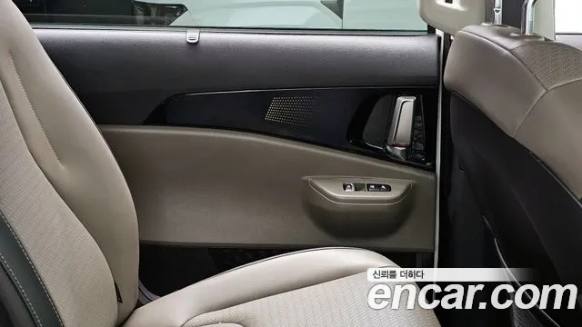 2024 Kia The New Carnival 4th Gen HEV 9seater Signature Sold VIN KNANE81ABRS007598 – trunk area 2024 Kia The New Carnival 4th Gen HEV 9seater Signature Sold VIN KNANE81ABRS007598 – trunk area
