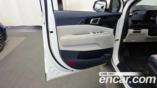 2024 Kia The New Carnival 4th Gen HEV 7seater Signature Sold VIN KNANE81ABRS009198 – trunk area