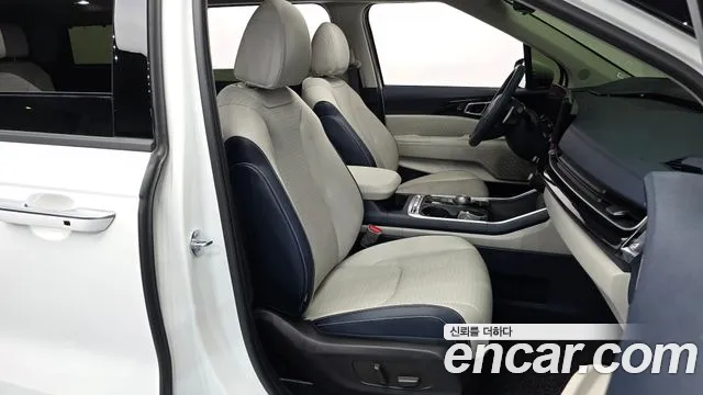 2025 Kia The New Carnival 4th Gen HEV 9seater Signature Sold VIN KNANE81ABSS027428 – trunk area 2025 Kia The New Carnival 4th Gen HEV 9seater Signature Sold VIN KNANE81ABSS027428 – trunk area