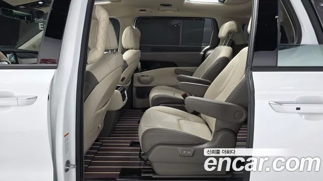 2025 Kia The New Carnival 4th Gen HEV 9seater Gravity Sold VIN KNANE81ABSS077107 – photo 11 2025 Kia The New Carnival 4th Gen HEV 9seater Gravity Sold VIN KNANE81ABSS077107 – photo 11